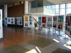 Vue partielle de l`exposition au Palais des Congrès de Royan